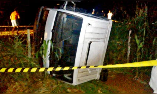 Caminhoneiro morre em acidente na Rodovia PR-466