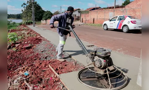 Obra de calçamento em interligação de bairros chega a 60%