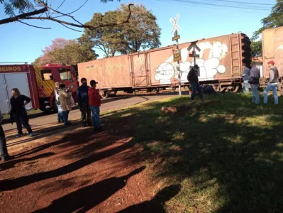 Haitiano fica ferido após ser atropelado por trem em Mandaguari