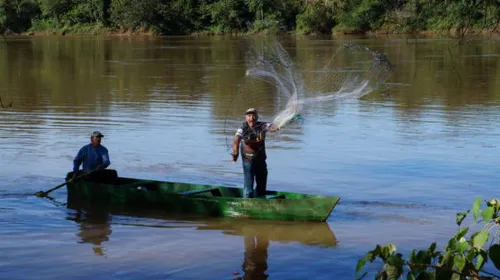 Pescadores profissionais de Porto Ubá não são afetados pela medida