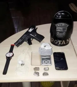 Casal é detido em Jardim Alegre suspeito de tráfico de drogas