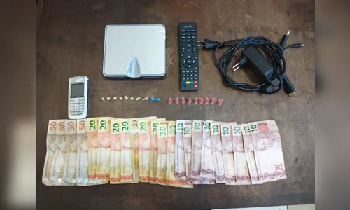 PM de Apucarana apreende pedras de crack e cocaína