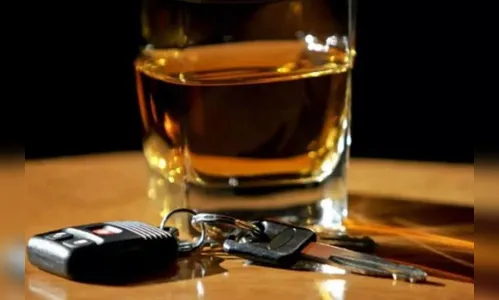 Homem é preso por embriaguez ao volante após ser flagrado dirigindo na contramão