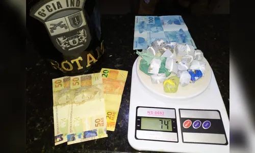 Jovem é flagrado arremessando drogas para dentro da cadeia de Ivaiporã