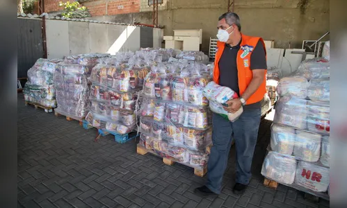 Alimentos arrecadados pela Cesta Solidária começam ser distribuídos