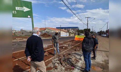 Avenida Pinho Araucária ganha pista de caminhada