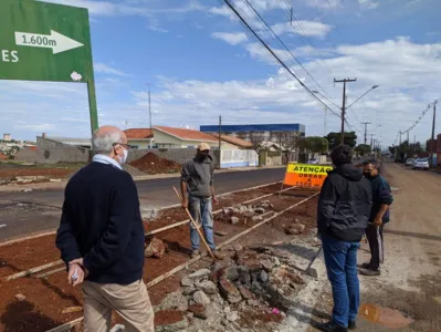 Avenida Pinho Araucária ganha pista de caminhada