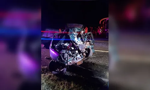 Acidente entre carro e ônibus deixa um homem morto em Califórnia