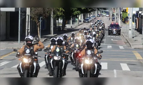 Protesto contra o governo e racismo reúne manifestantes  em
Curitiba