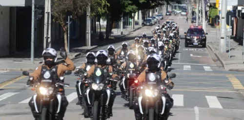 Protesto contra o governo e racismo reúne manifestantes  em
Curitiba