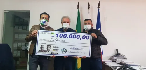 Secretaria de Saúde de Califórnia recebe R$ 100 mil de deputados