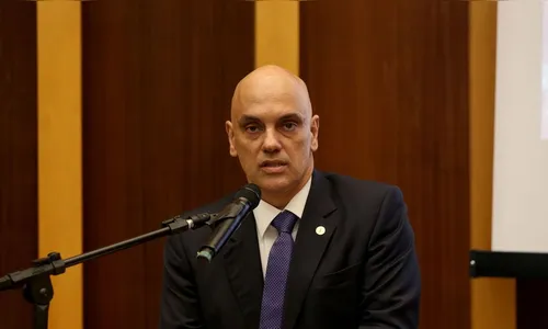 Alexandre de Moraes determina que pasta da Saúde volte a divulgar dados sobre a pandemia
