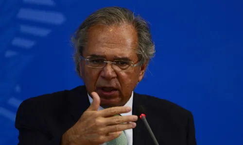 Governo vai criar programa de renda mínima após a pandemia, diz Guedes