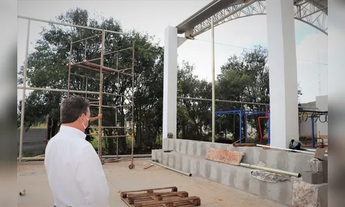 Prefeito vistoria obra da Feira da Lua. Serviços alcançam 80% de execução