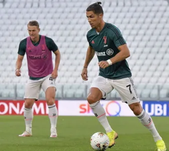 Volta do futebol com clássico na Itália terá clima de decisão