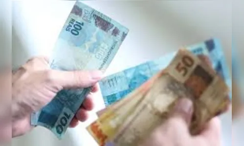 Bolsonaro sanciona lei do salário-mínimo 2020.