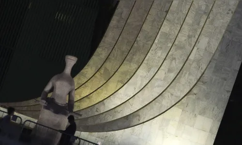 PGR abre investigação sobre ataque com fogos contra Supremo