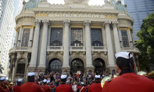 Theatro Municipal do Rio lança campanha de aula em casa pela internet