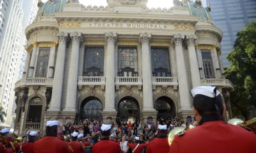 Theatro Municipal do Rio lança campanha de aula em casa pela internet