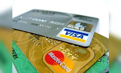 Mulher é vítima de fraude pela internet, em Rio Branco do Ivaí