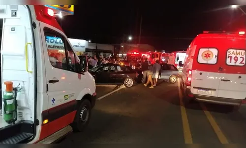 Acidente deixa sete pessoas feridas na Avenida Minas Gerais; assista