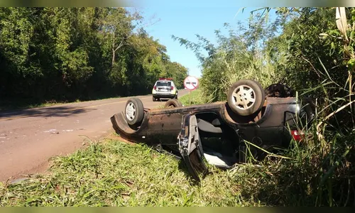 Capotamento deixa homem gravemente ferido na PR-239