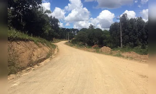 Convênio beneficia estradas rurais de sete municípios