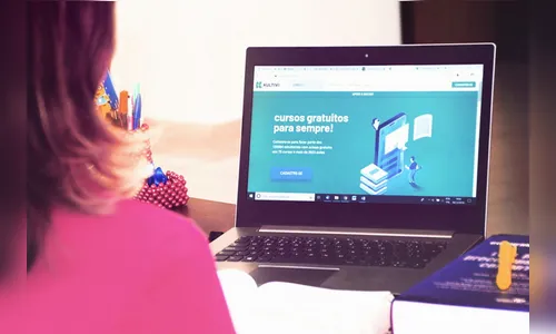 Startup curitibana oferece curso online e gratuito para o exame da OAB