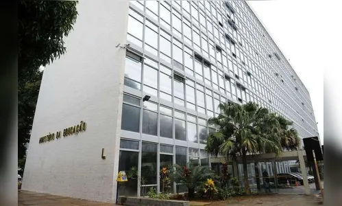 Feder estaria descartado por Bolsonaro para o MEC