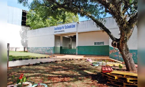 Faxinal inicia reformas em mais uma escola municipal