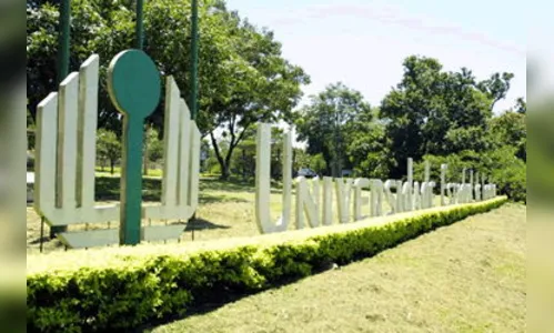 UEL encerra inscrições para profissionais de saúde