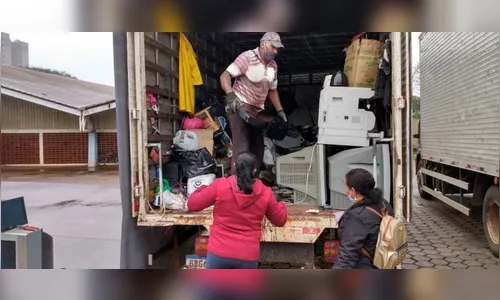 Arapongas realiza 'bota-fora' de eletrônicos e pneus