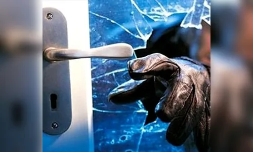 Duas lojas foram alvos de furto no final de semana na região