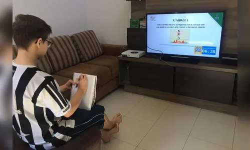 Aula Paraná supera 90% da rede e é um dos melhores sistema do País