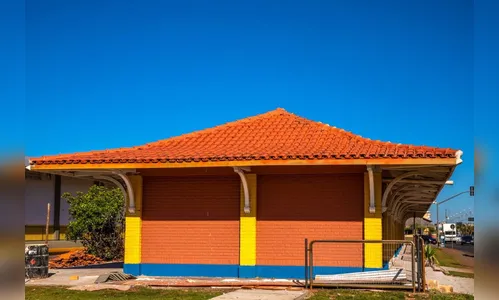 Prédio da Estação Ferroviária de Arapongas está passando por pinturas