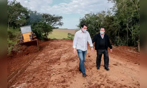 Prefeitura recupera estradas na região de São Pedro do Taquara