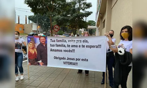 Irmãos ganham homenagem após receberem alta do hospital; assista