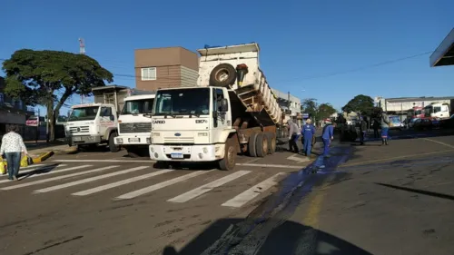 Avenida Rio de Janeiro em Apucarana está impedida e recebe melhorias