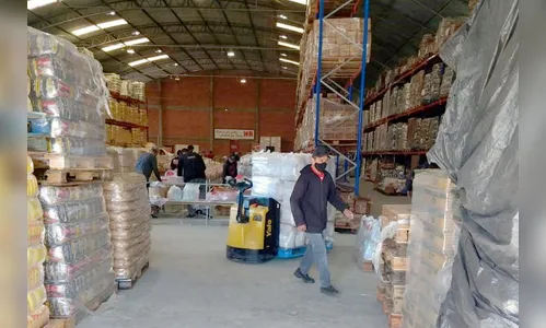 Famílias indígenas e de comunidades vão receber cestas básicas