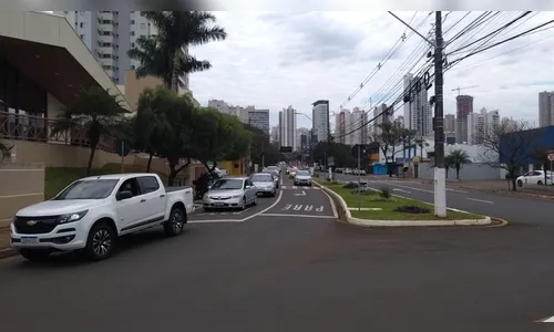 Comerciantes fazem buzinaço contra quarentena restritiva em Londrina