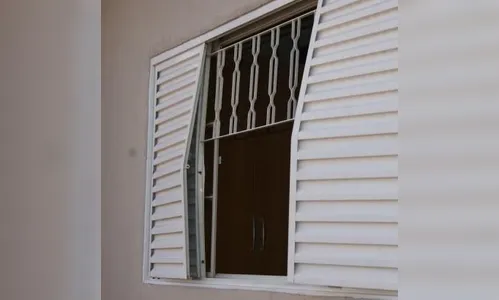 Ladrão arromba e furta residência na Rua Universitária, em Ivaiporã