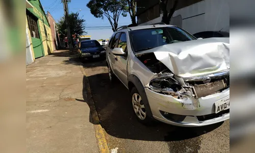 Acidente entre dois carros é registrado em Apucarana