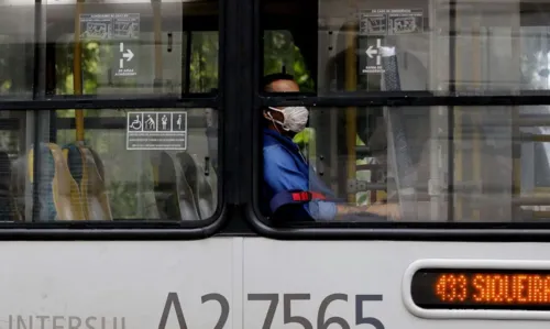 Regiões onde moradores dependem do transporte público têm mais covid