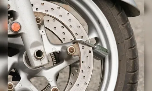 Motocicleta é furtada em Arapongas