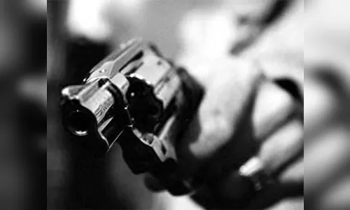 Ladrão armado assalta comércio em Aricanduva