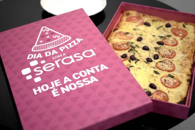 Serasa manda pizza para os consumidores ao invés de cobrança