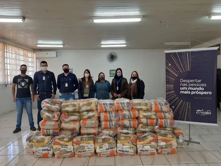 Assistência social de Jardim Alegre recebe doação de 51 cestas básicas