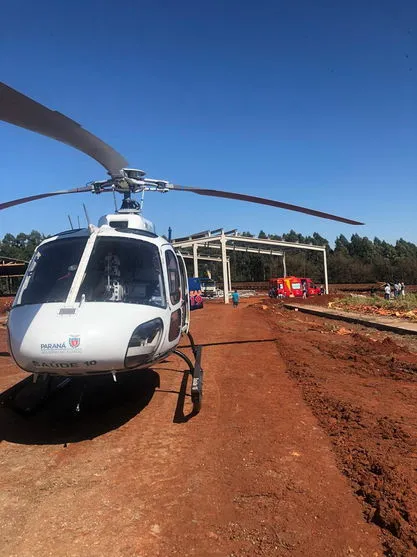 Trabalhadores ficam feridos após teto de barracão em construção desabar na Colônia Esperança