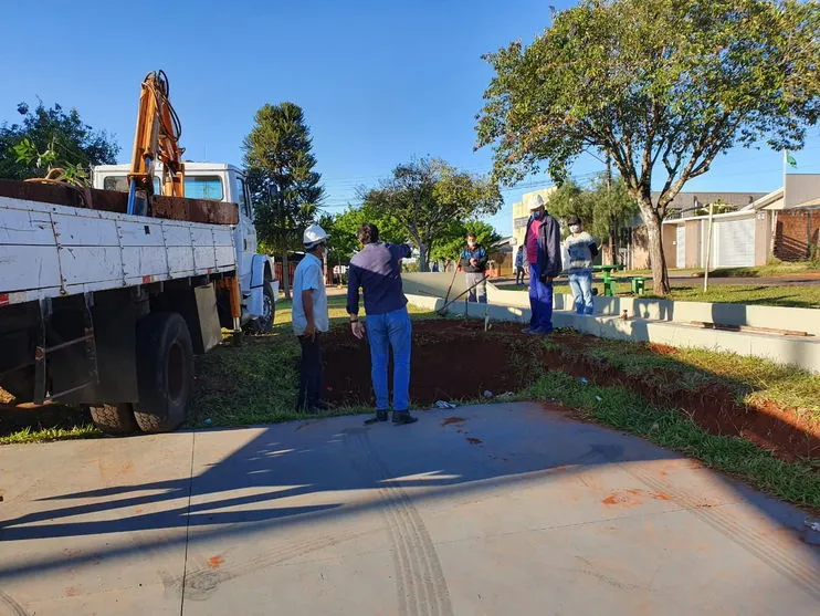 Programa faz a revitalização de praça em frente ao Colégio Agrícola