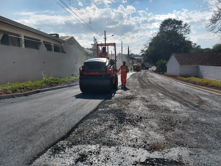 Prefeitura de Ivaiporã inicia obras de asfalto na cidade